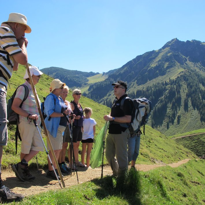 Hiking tour with seniors  | © Bergbahnen Fieberbrunn