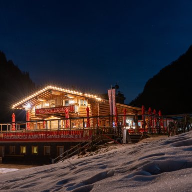 Die Last Line-Abende fanden auf der Pulvermacher Almhütte statt. | © Sebastian Astl