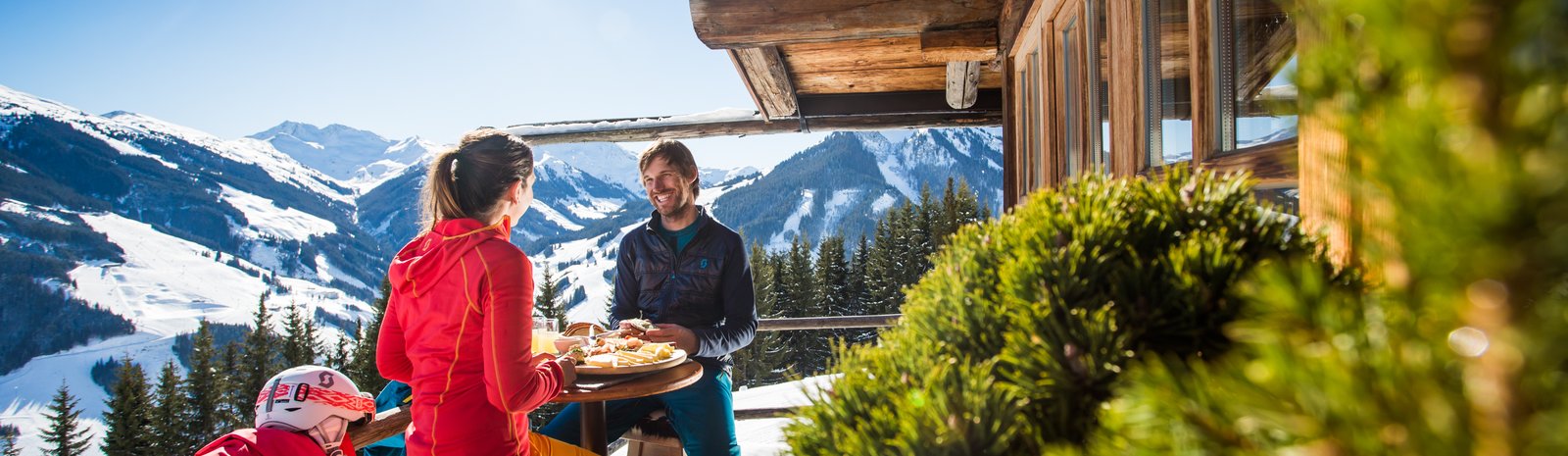 Kulinarik am Berg im Skicircus Saalbach Hinterglemm Leogang Fieberbrunn | © saalbach.com, Mirja Geh