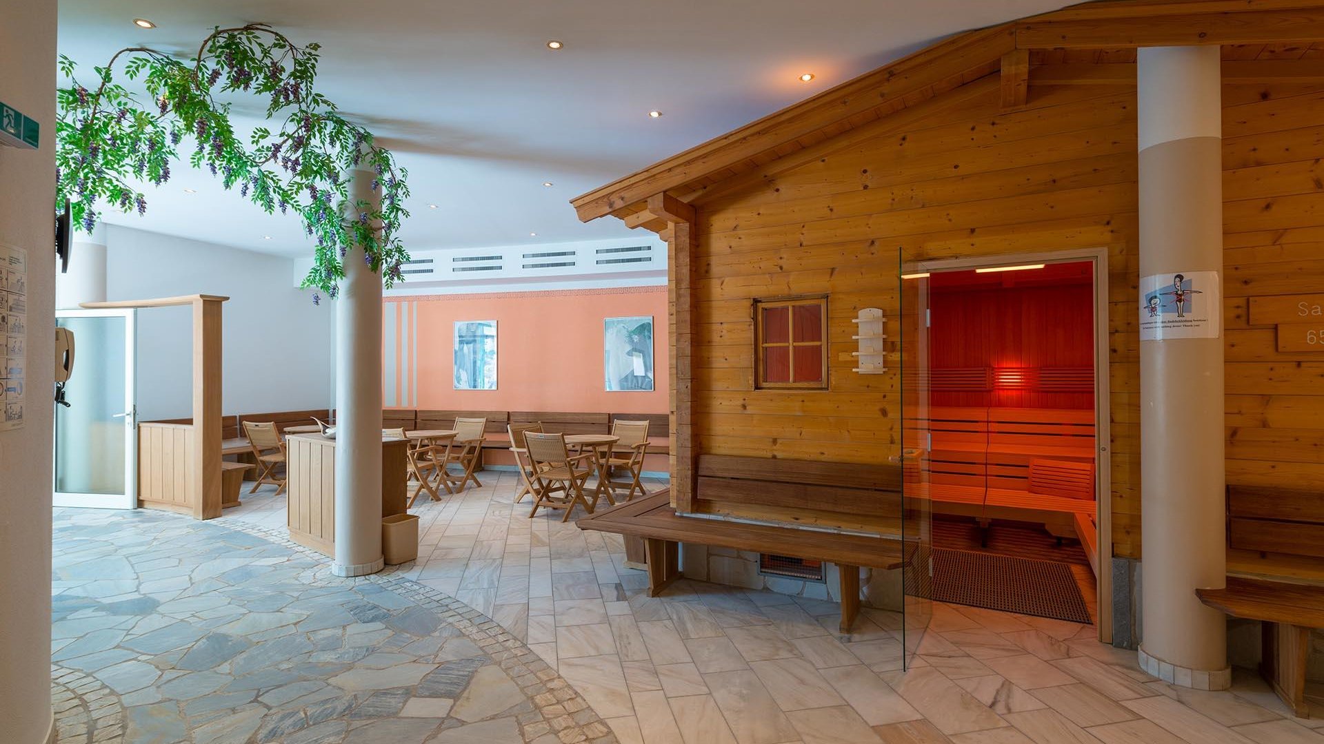 Saunalandschaft innen | © Aubad Saunalandschaft innen | © Aubad