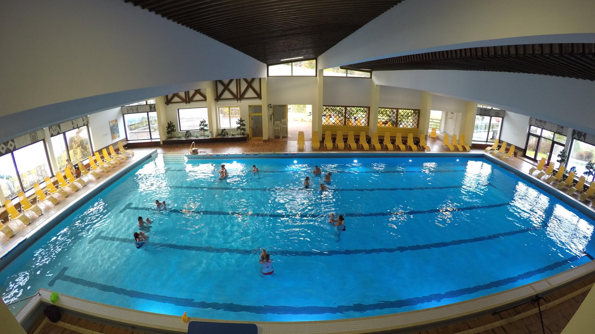 Schwimmbecken