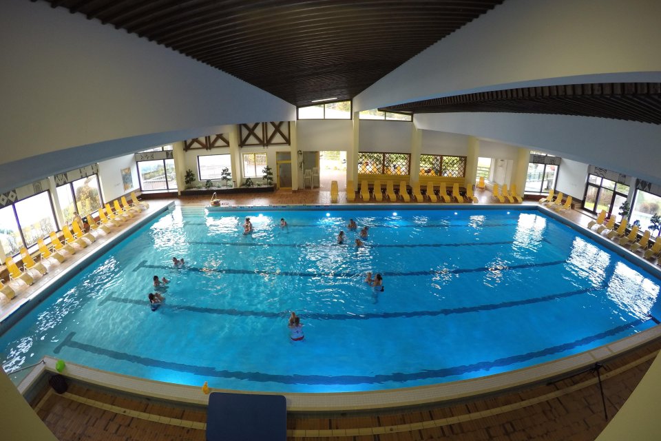 Schwimmbecken