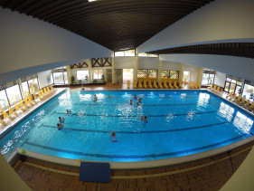 Schwimmbecken