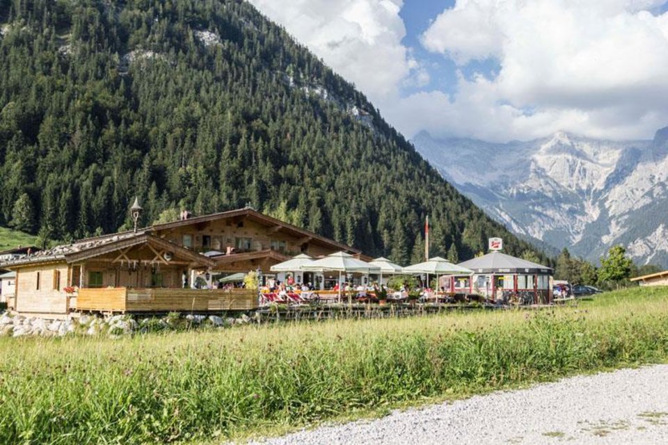 buach.blick mit Ausblick auf die Loferer Steinberg