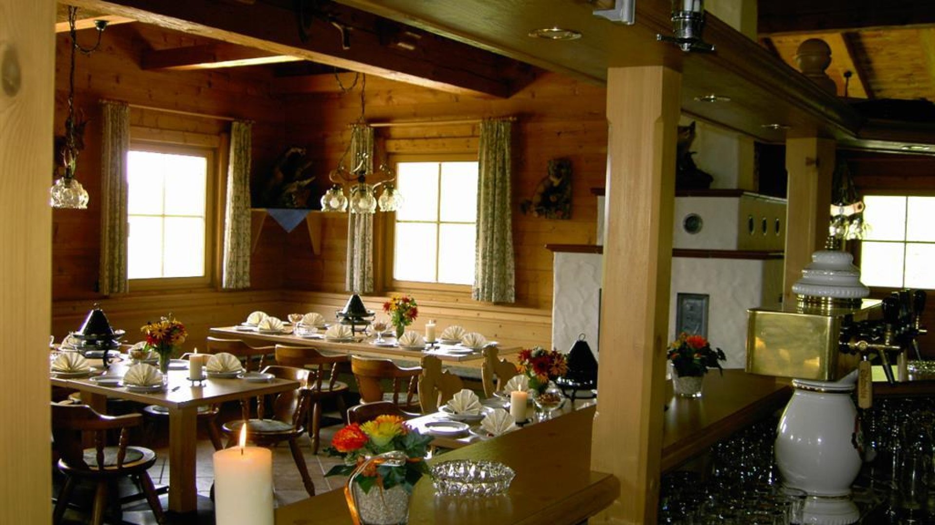 Innenansicht Hoametzlhütte | © Georg Perterer