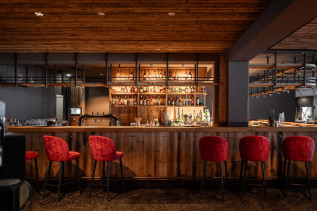UPSIDEDOWN Bar | © ADEA Lifestyle Suites Fieberbrunn