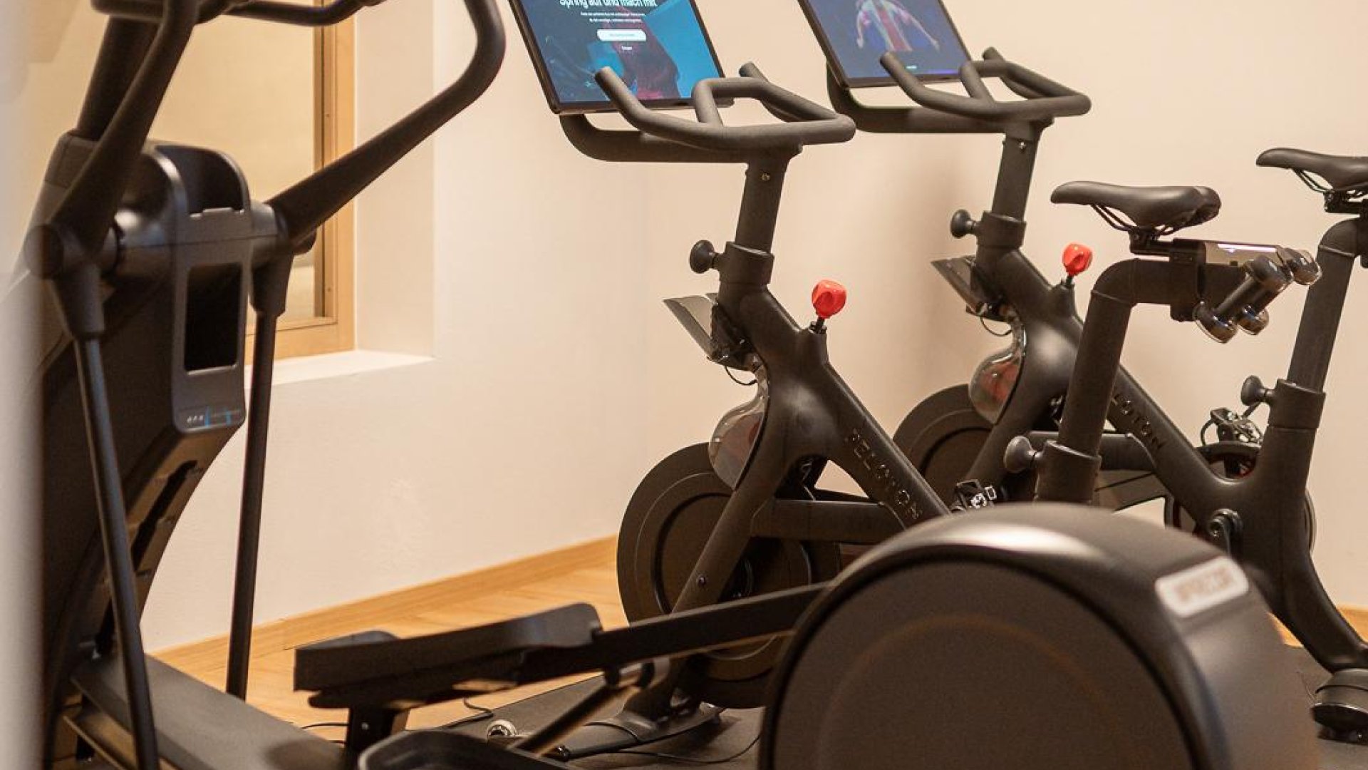 Gym2 | © © ADEA Lifestyle SuitesPatrick Schwienberger