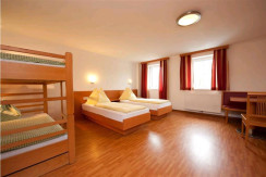 4 Bettzimmer 1 4 Bettzimmer 1