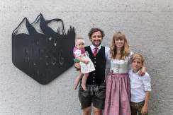 alpegg-chalets-familie-defrancesco-familien-foto-p