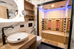 Bad mit Infrarotkabine Bad mit Infrarotkabine