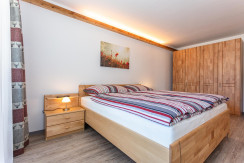 Komfortables Doppelbett