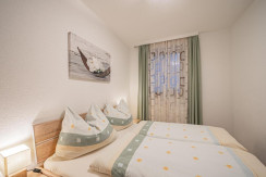 Schlafzimmer (2)