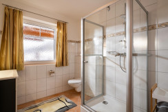 Badezimmer mit Dusche Badezimmer mit Dusche