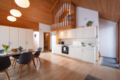 Esszimmer und Küche