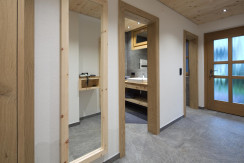 Diele mit Eingangstüre Diele mit Eingangstüre