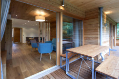 Überdachter Balkon mit Sitzplatz Überdachter Balkon mit Sitzplatz