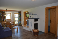 Aufenthaltsraum mit den zwei Eingänge -  Zimmer Aufenthaltsraum mit den zwei Eingänge -  Zimmer