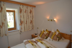 Doppelzimmer 1  Doppelzimmer 1