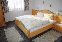 Doppelzimmer (1) Doppelzimmer (1)