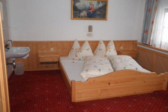 Doppelzimmer mit Zusatzbett Doppelzimmer mit Zusatzbett