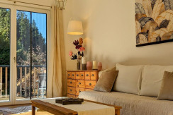 Top9-Wohnzimmer.mit.Blick.auf.den.Balkon Top9-Wohnzimmer.mit.Blick.auf.den.Balkon