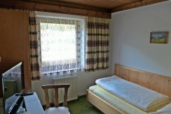 Eigenes Einbettzimmer mit TV und LAN Anschluß Eigenes Einbettzimmer mit TV und LAN Anschluß