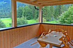 Exclusive Dachterasse mit Liegen und Esstisch Exclusive Dachterasse mit Liegen und Esstisch