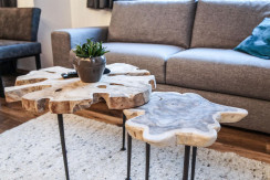 Couch mit Tisch Wohnraum