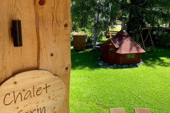 Holztafel_Chalet Holztafel_Chalet