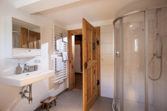 Egger_Stall_Zuhaus_Baerfeld_2_Fieberbrunn_Badezimm