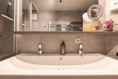 Appartement_Enzian_Badezimmer_Feriendorf_Wallenbur