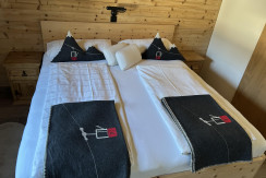 Zirbenbett_offenes Fußende
