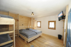 Buchsteinwand Ferienhof Holzmeister