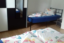 Schlafzimmer 2 (150x200cm Bett und 90x190cm Bett) Schlafzimmer 2 (150x200cm Bett und 90x190cm Bett)