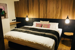Schlafzimmer 2 mit Bad Schlafzimmer 2 mit Bad