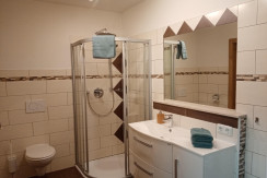 Bad 2 Dusche/WC/Waschmaschine Bad 2 Dusche/WC/Waschmaschine