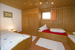 Dreibettzimmer 1. Dreibettzimmer 1.