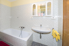 Badezimmer 1. Badezimmer 1.