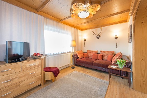 Wohnzimmer mit Sofa