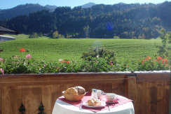 Frühstück auf dem Balkon Frühstück auf dem Balkon