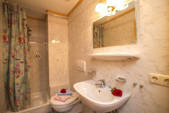 Wohnung Nr. 5: Badezimmer