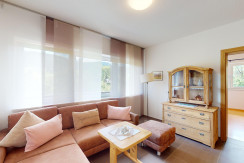 Ferienwohnung-Hinterholzer Schafberg WohnzimmerTir Ferienwohnung-Hinterholzer Schafberg WohnzimmerTir