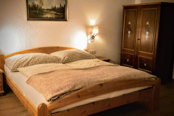 Schlafzimmer mit Doppelbett FW 4 Schlafzimmer mit Doppelbett FW 4
