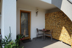 Terrasse und Eingang Terrasse und Eingang