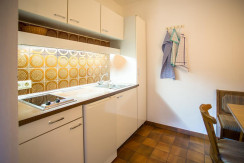 Küchenzeile m. Essplatz