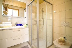 14Badezimmer-2 14Badezimmer-2