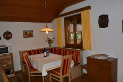 großzügige Sitzecke großzügige Sitzecke