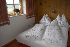 Schlafzimmer-1 Schlafzimmer-1