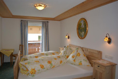 Zimmer 5 - Schlafzimmer 1 Zimmer 5 - Schlafzimmer 1