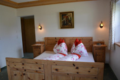 Zimmer 3 - Schlafzimmer 1 Zimmer 3 - Schlafzimmer 1